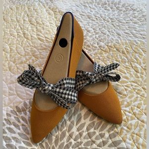 Rothy’s Golden Gingham pointy toe flat. Size 10.5, fits like size 10.